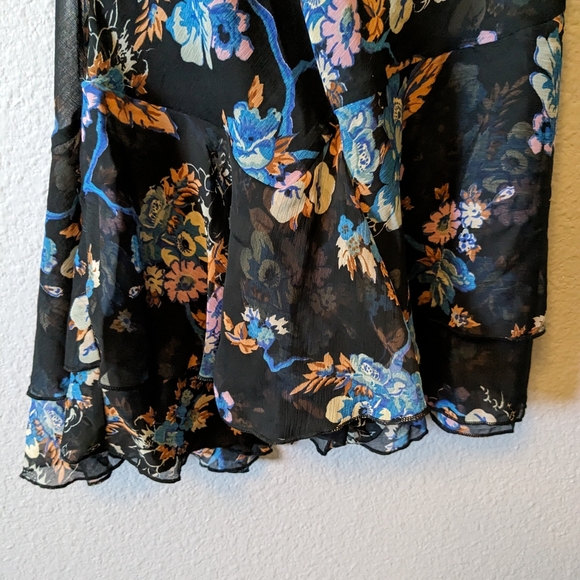 Free People Love to Love Floral Mini Dress Short Flutter Sleeves S EUC Revolve - Picture 9 of 13